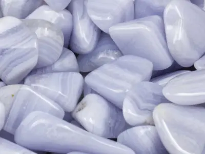 Blue Lace Agate: Properties, Uses, and Crystal Healing