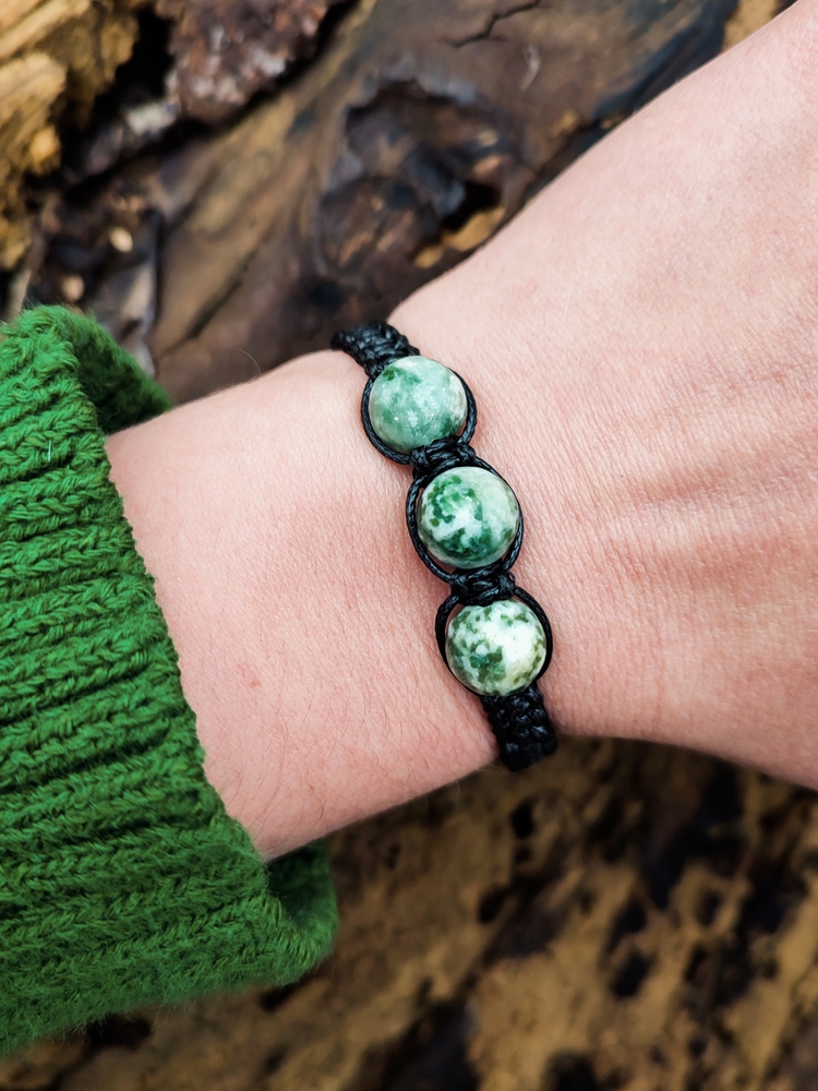 Can You Wear Moss Agate Every Day?