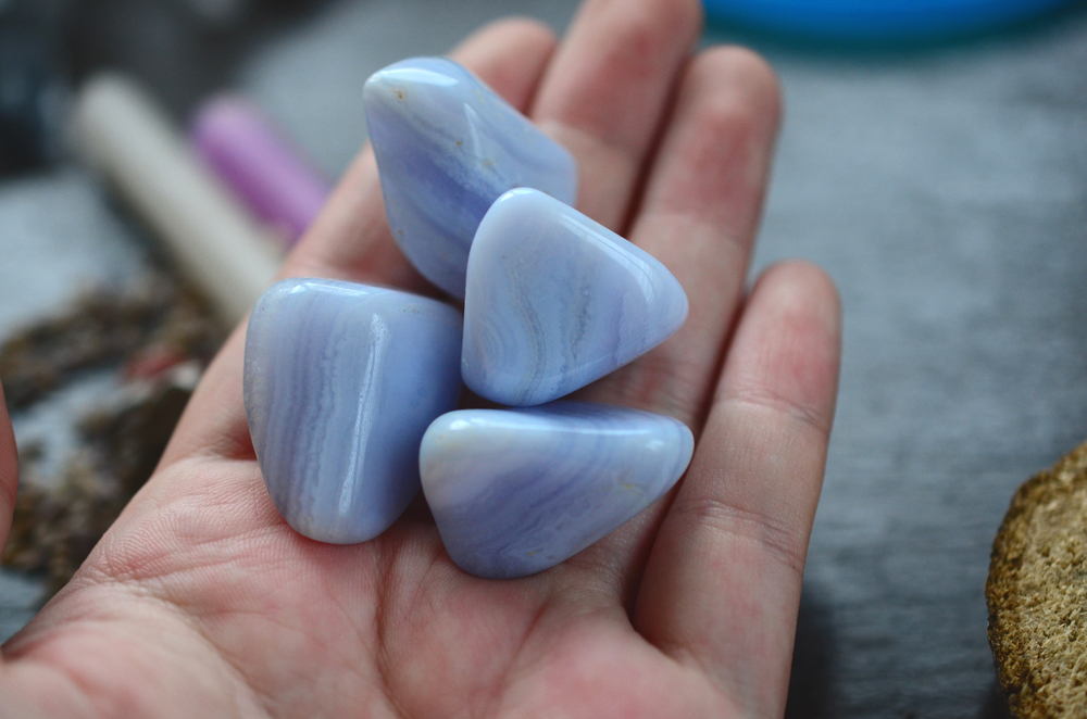 What Does Blue Lace Agate Look Like?